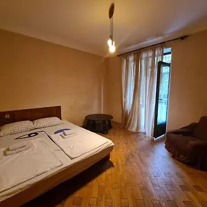 https://benevo-hostel.alltbilisihotels.com
